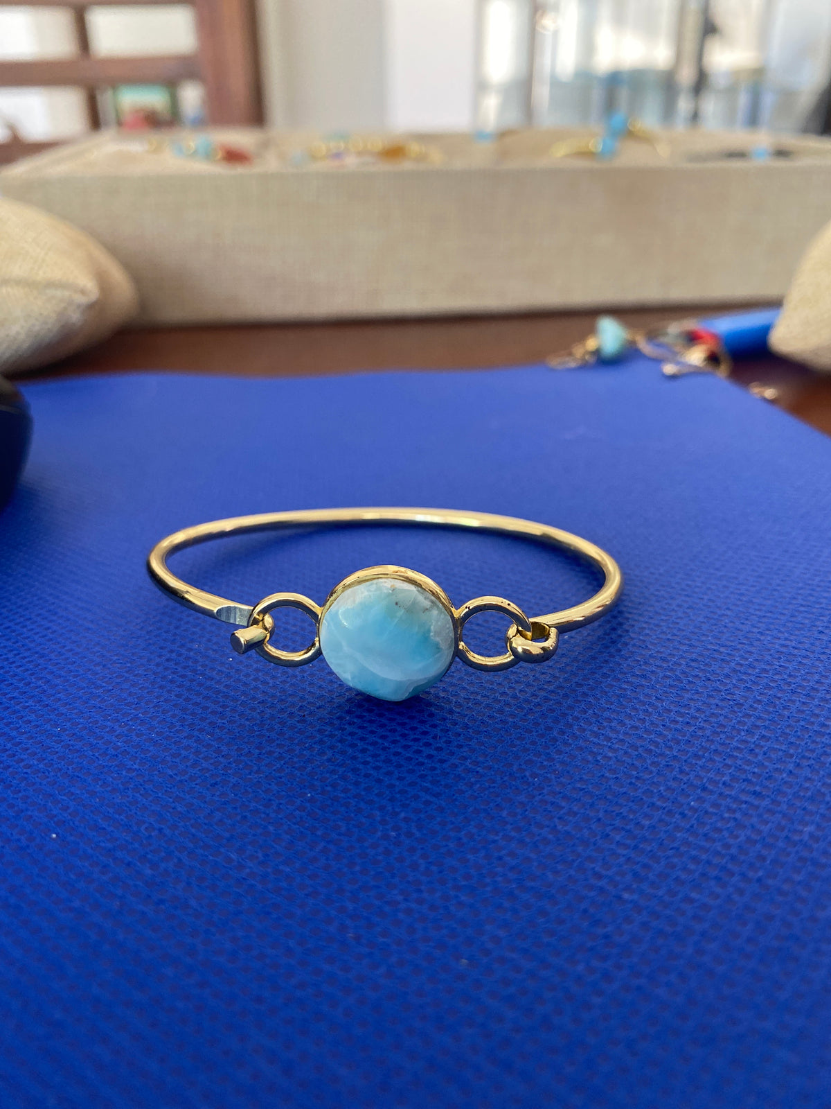 Pulsera rigida Larimar