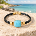 Proposta ambientata della pulsera con Larimar quadrato